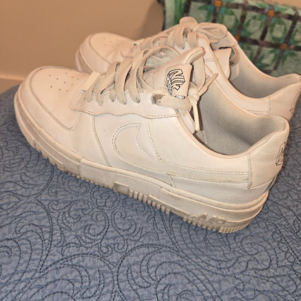NIKE AIRFORCE 1